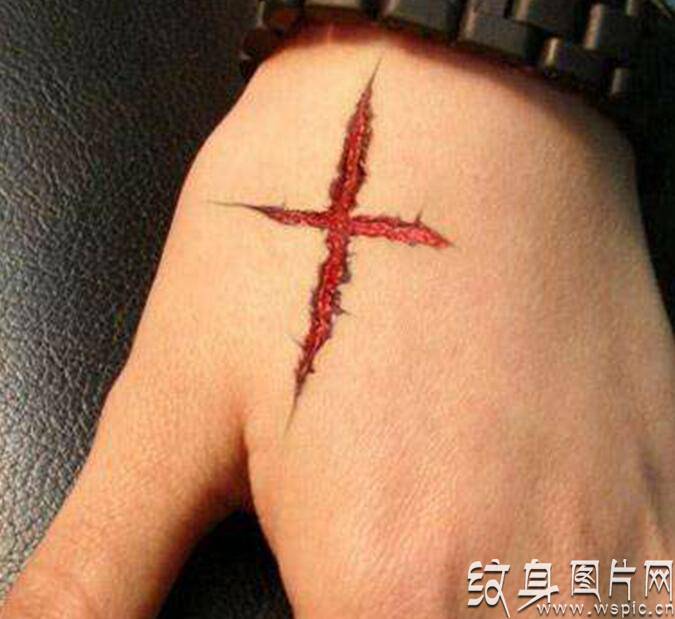 十字架纹身图案欣赏，四种不同艺术风格的十字架图案
