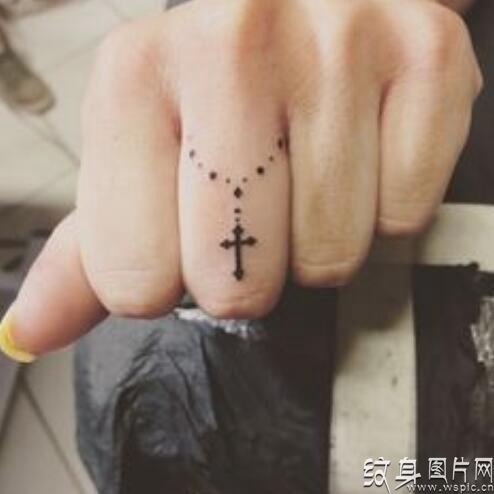 欧美十字架纹身图案，最佳的设计灵感和创意