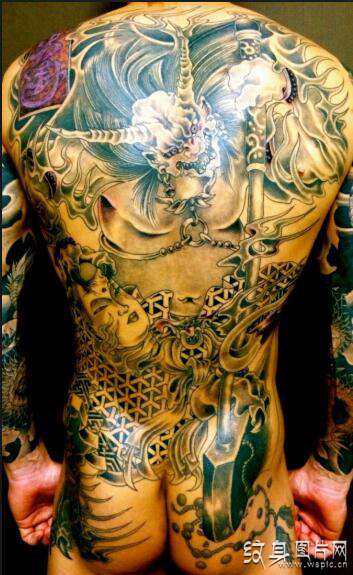 佛教天龙八部众之一，驱邪的夜叉纹身图案