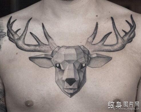 时尚男性胸部纹身图案，力量与艺术的完美结合
