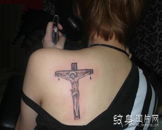 伟大耶稣基督的代表，十字架纹身图案欣赏