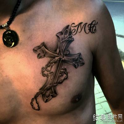 十字架纹身别乱纹，不同的十字架有不同的含义