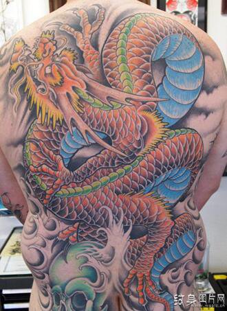 霸气威猛的龙纹身图案，江湖大佬身份的象征