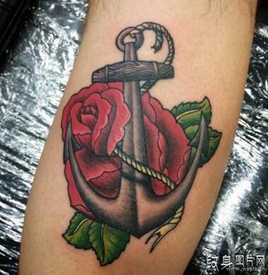 玫瑰花纹身及其起源，合适的玫瑰图案选择很重要