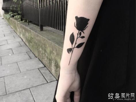 黑色死亡之花，黑玫瑰纹身图案欣赏