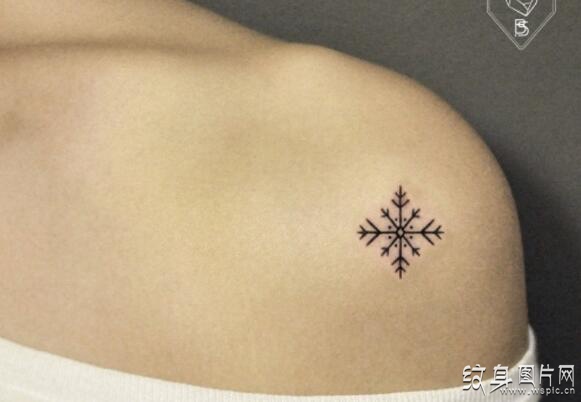 极简设计主义，令人惊艳的女生雪花纹身图案