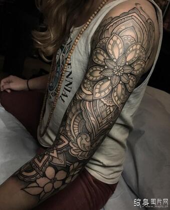 女生花臂纹身图案欣赏，花臂也可以很性感