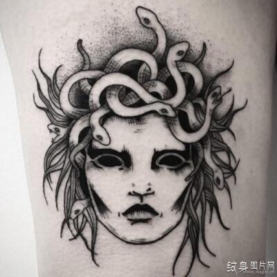 美杜莎纹身图案欣赏，妖艳又让人着迷的蛇发女妖