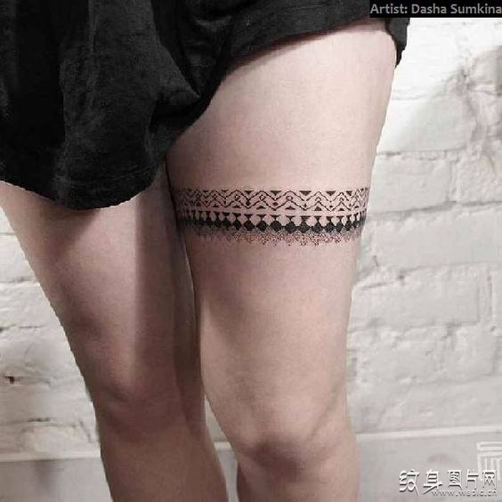 女生大腿蕾丝纹身图案，无法抗拒的诱惑和想象力