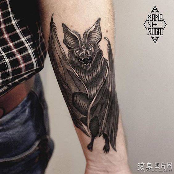 黑暗和神秘，令人毛骨悚然的蝙蝠纹身图案