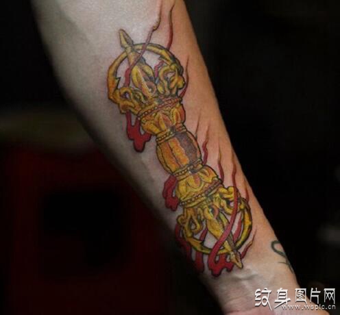 降魔杵纹身图案欣赏，藏传佛教密宗法器之一
