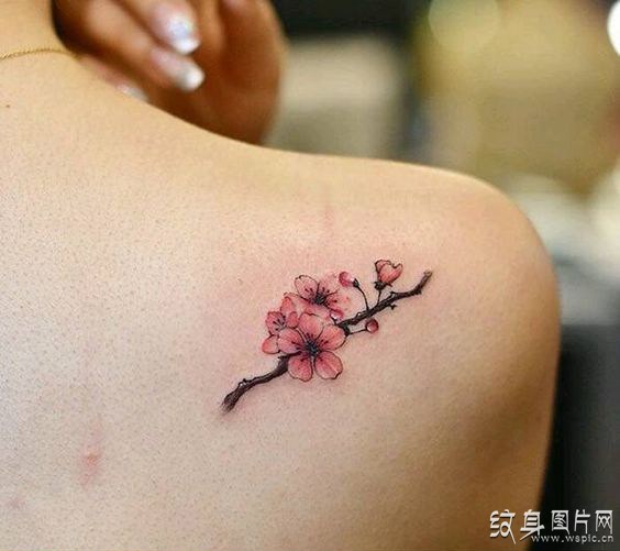 女生小清新桃花纹身图案，令人心动的美丽设计