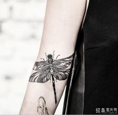 蜻蜓纹身图案欣赏，将童年留在身上