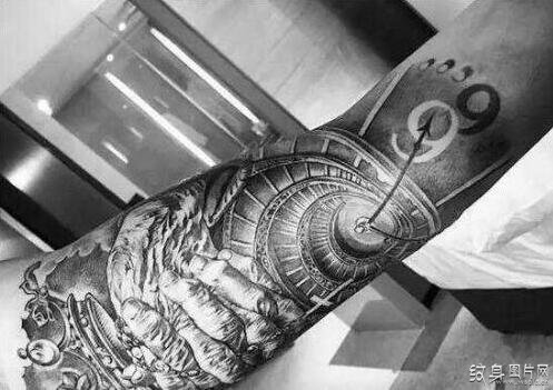  余文乐纹身图案欣赏，苦等三年完成的花臂有多酷炫