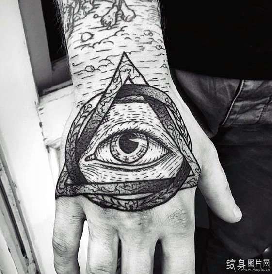 全知之眼纹身图案欣赏，被称为上帝之眼的神秘符号