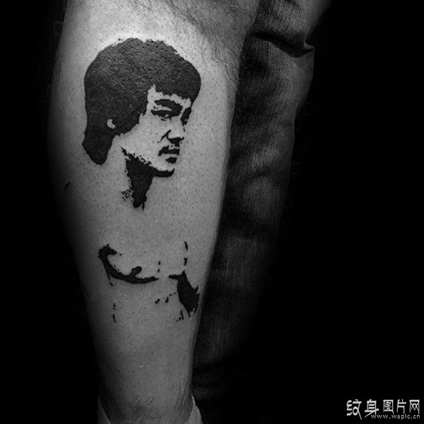 李小龙纹身图案欣赏，中国武术的推广者