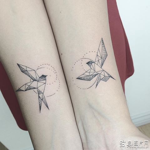 女生小清新风格小鸟纹身，赏心悦目的图案设计