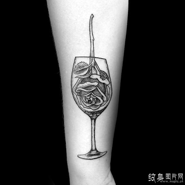 个性酒杯纹身图案欣赏，新颖独特的纹身设计