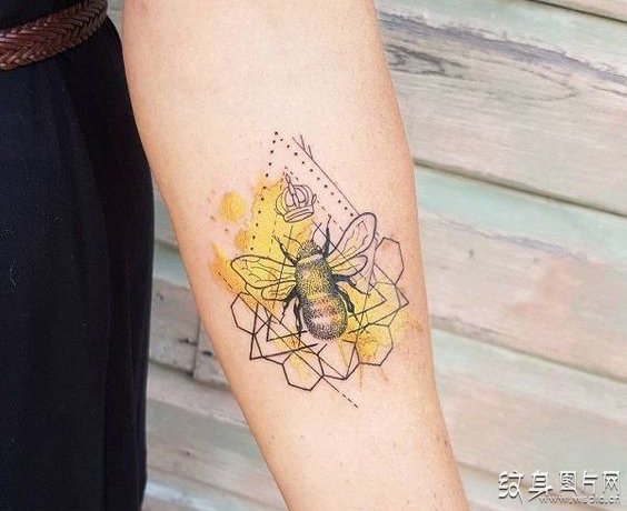 蜜蜂纹身及手稿 独树一帜的时尚图案设计