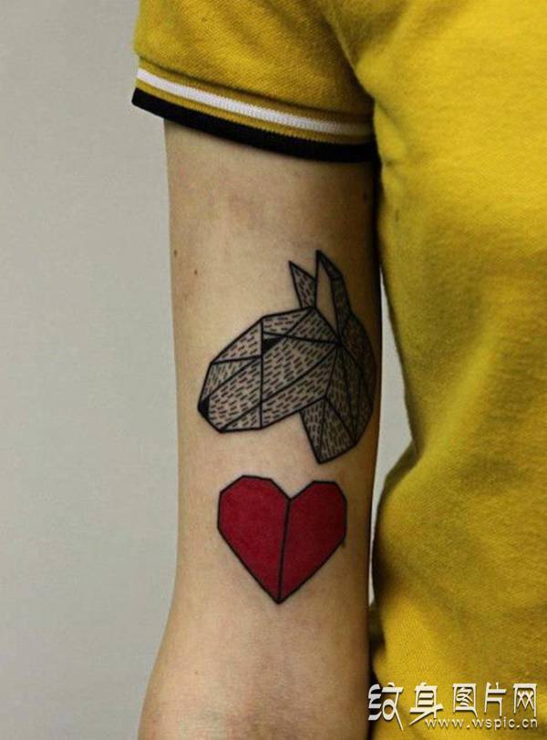 个性红心纹身图案欣赏 展现自我的纹身设计