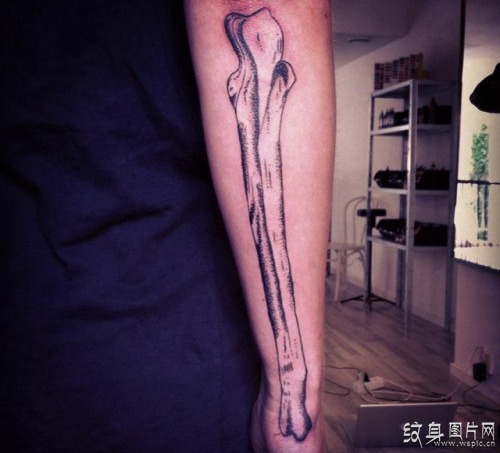 个性骨头纹身图案欣赏 欧美另类时尚纹身潮流