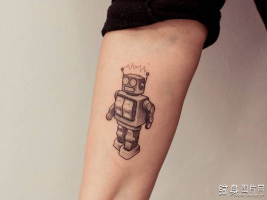 手臂机器人纹身图案欣赏 充满科幻的设计理念