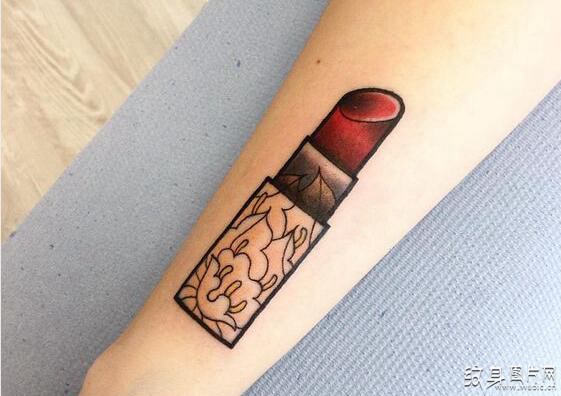 手臂口红纹身图案欣赏 最受欢迎的纹身设计