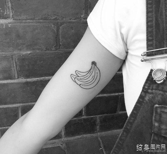 香蕉纹身图案欣赏 可爱搞笑的简约设计风格