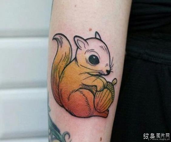 松鼠纹身图案及手稿 小众可爱的动物纹身设计