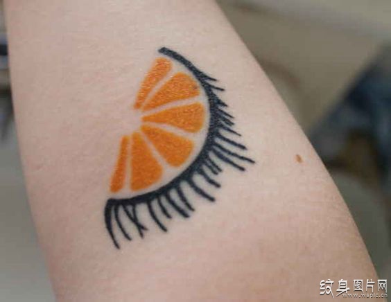 橙子纹身图案欣赏 极简风格的水果纹身设计