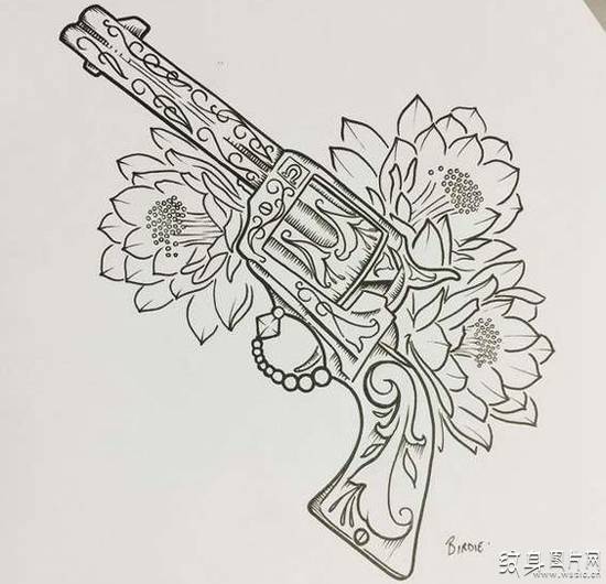 枪与玫瑰纹身及手稿 极具含义的欧美纹身设计