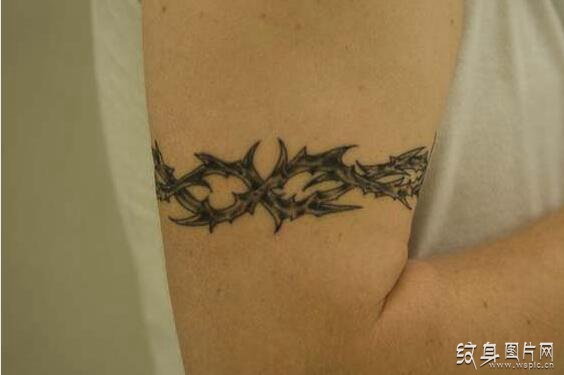 荆棘花纹身图案 富有深意的植物纹身设计