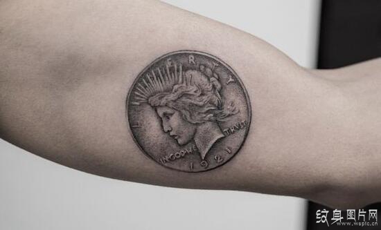 黑白钱币符号纹身图案 令人惊讶的纹身设计