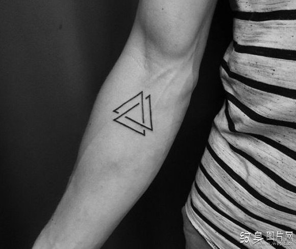 三角形纹身图案 充满含义的神圣几何设计
