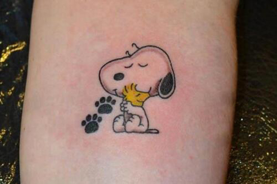 史努比纹身图案 经典卡通狗纹身设计体验