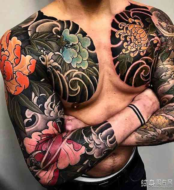日式七分袖纹身图案 别具一格的传统花臂设计