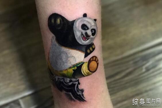 功夫熊猫纹身图案 炫酷的卡通纹身设计体验