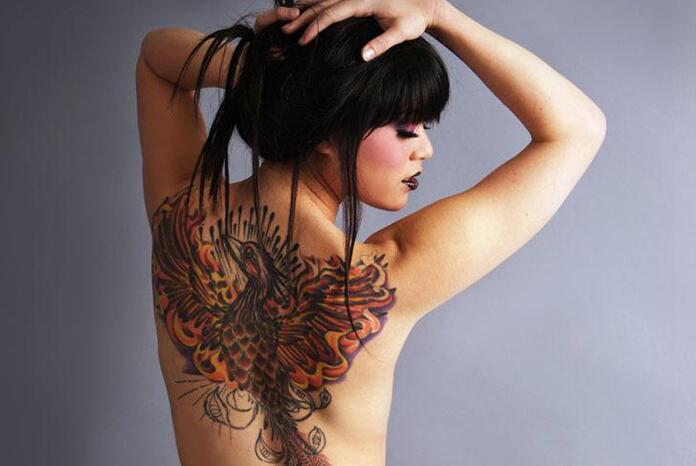 女人纹身图片欣赏，不同风格的美女图片