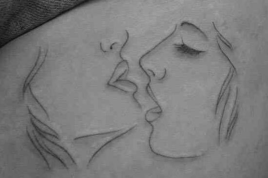 亲吻纹身图案欣赏 用线条勾勒出爱情的模样