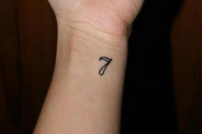 数字7纹身图案欣赏 精妙绝伦的黑白数字设计