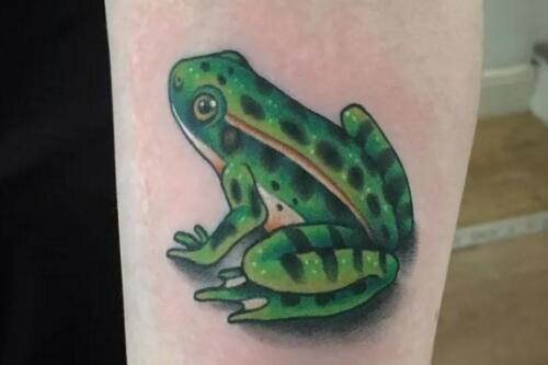 青蛙纹身图案 充满神奇力量的动物纹身设计
