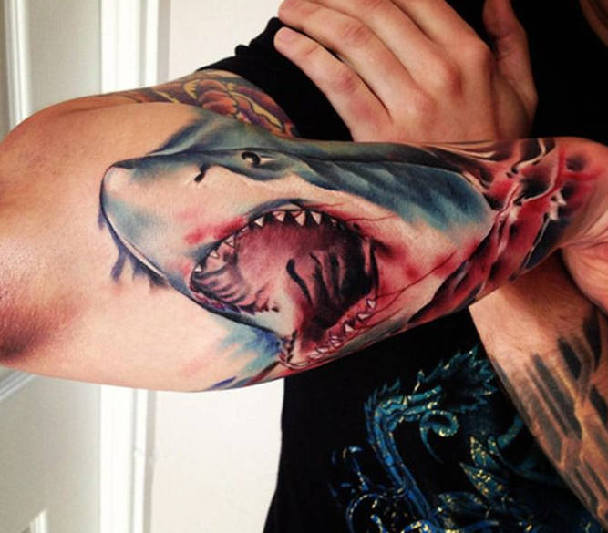 3D彩色手臂鲨鱼纹身