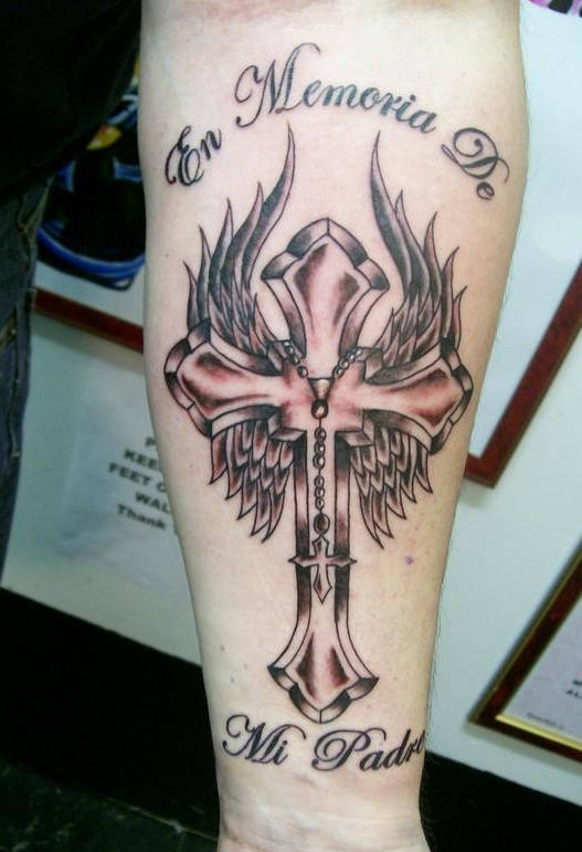 十字架纹身