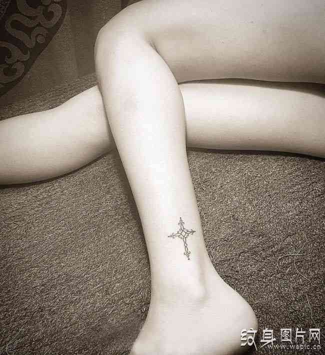简单黑白纹身图案设计，用黑色点亮你的时尚