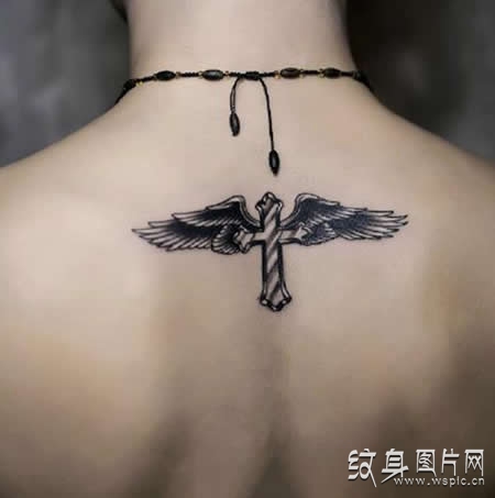 伟大耶稣基督的代表，十字架纹身图案欣赏