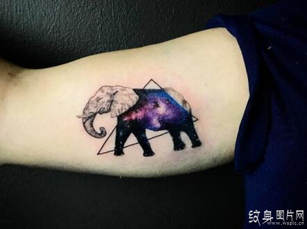 彩色星空纹身图案欣赏，梦幻璀璨为人向往