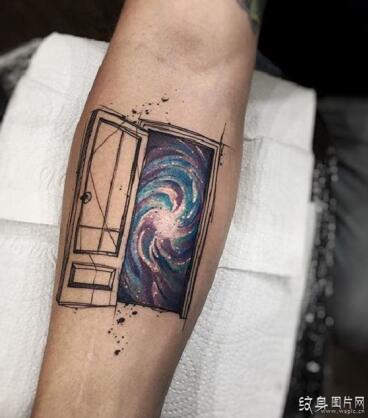 彩色星空纹身图案欣赏，梦幻璀璨为人向往