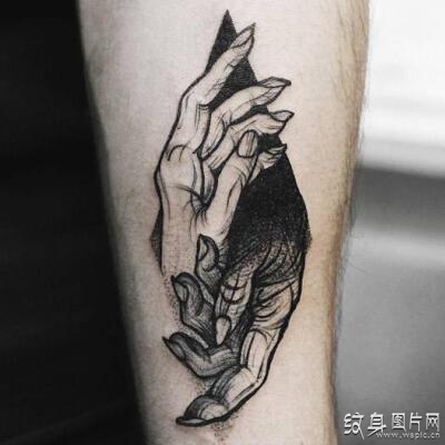 黑灰纹身图案精选，适应各种风格的经典纹身