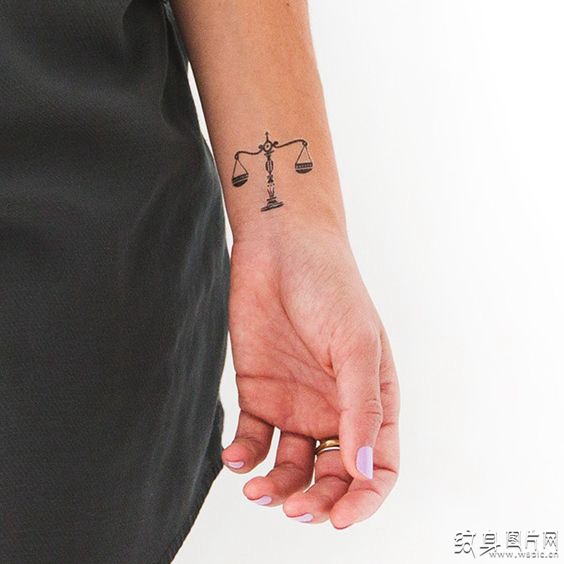 天秤座纹身图案欣赏，最具个性的星座纹身