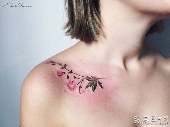 女生小清新桃花纹身图案，令人心动的美丽设计